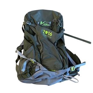 REI National Parkl Svc 2016 Centennial Army Green Women’s Traverse Pack 28L